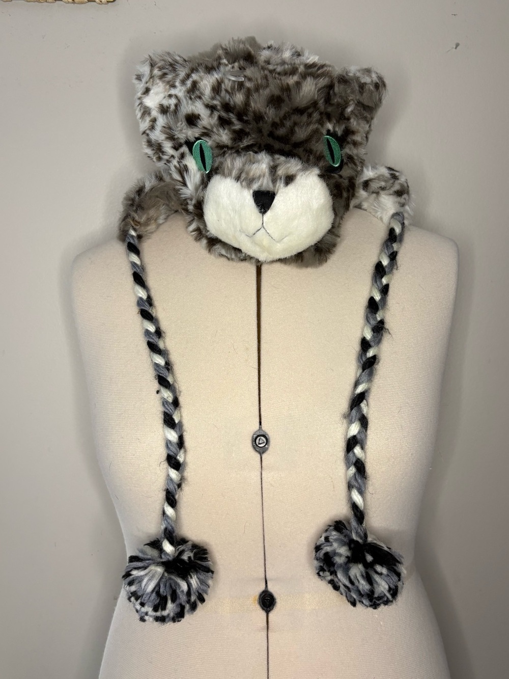 Vintage Claire's Faux Fur Leopard-Print Animal Hat in White, Gray, and Black